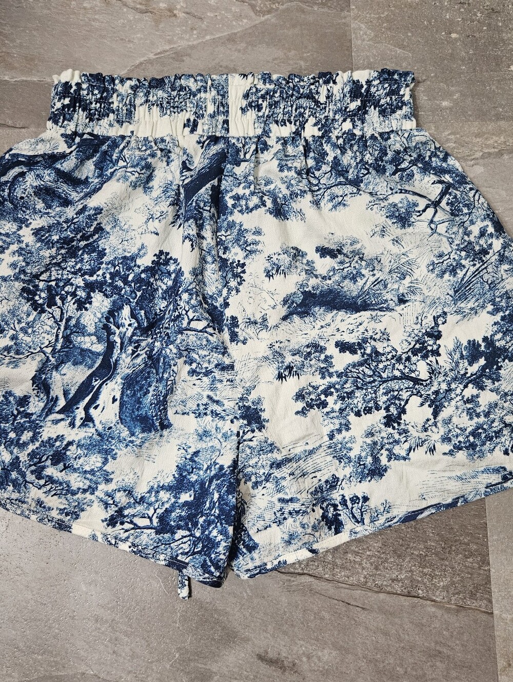 NWOT Commense Toile Print Tie Waist Casual Mini Shorts. High Rise. Blue White. S - Picture 3 of 9